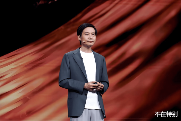 易速宝 选择不公布24小时销量! 小米YU7上市后, 雷军更头疼了