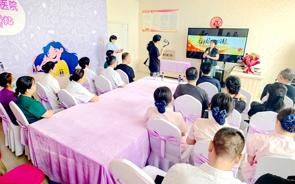嘉汇优配 青岛平度：安馨妇产医院“邵翠华专家工作室”授牌成立